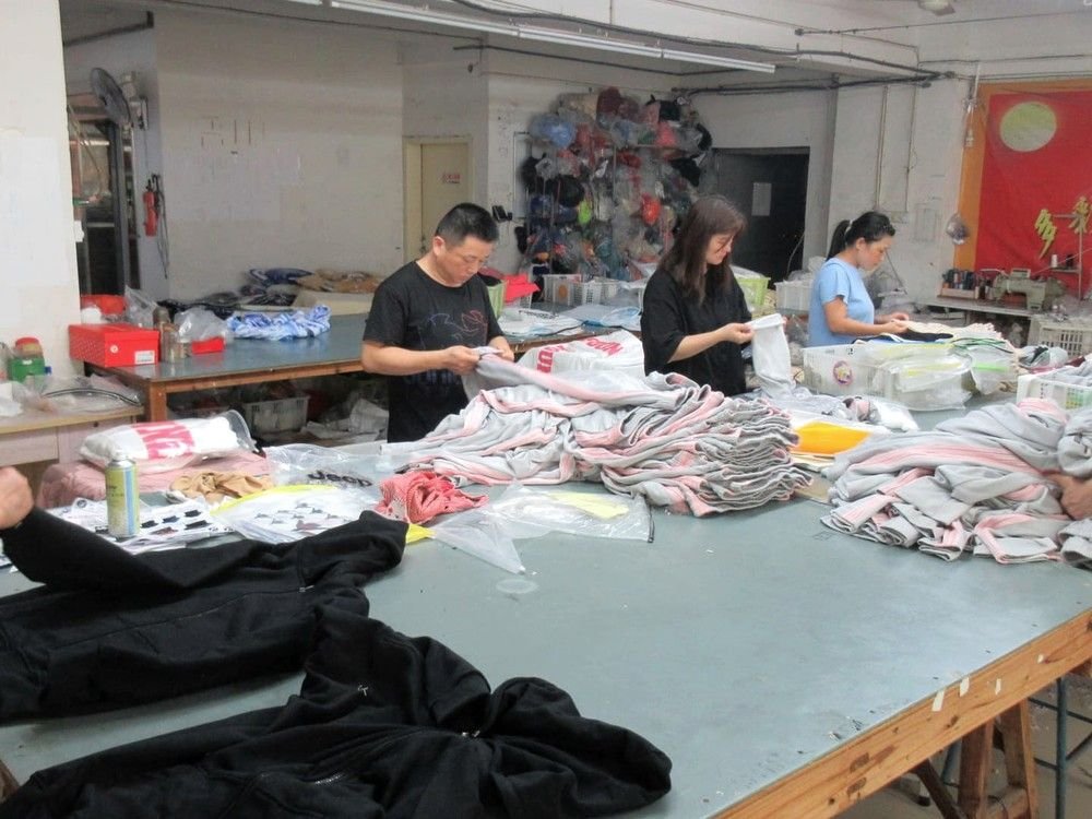 DUOCAIYEARS custom apparel manufacturing