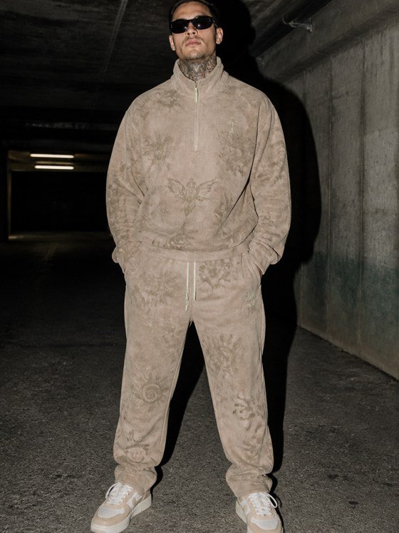 Custom men's set manufactured by DUOCAIYEARS