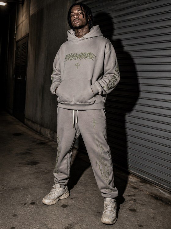 Custom men's set manufactured by DUOCAIYEARS